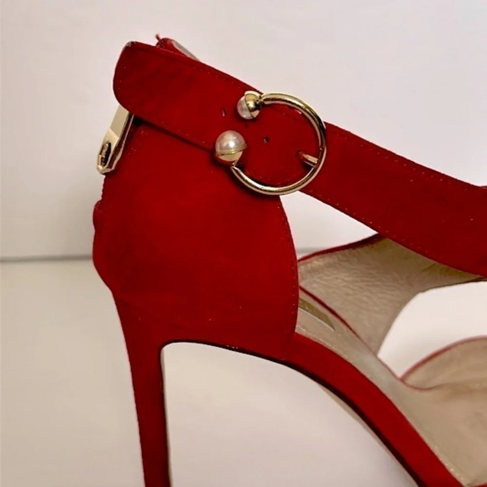 LOUISE ET CIE JENNOX HEEL Womens 5.5 or 36 Medium Red Suede
